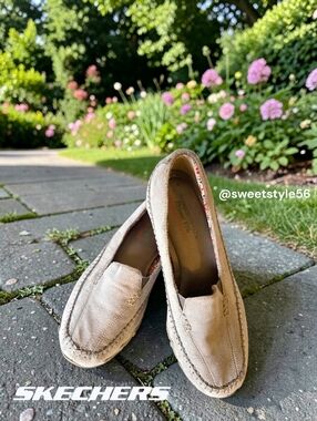 SKECHERS Suede Taupe Comfy Flat